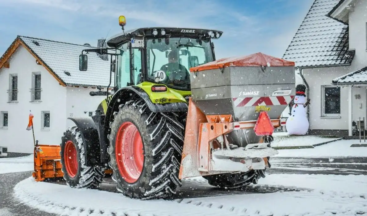 Posypywarki piasku i soli SaMASZ